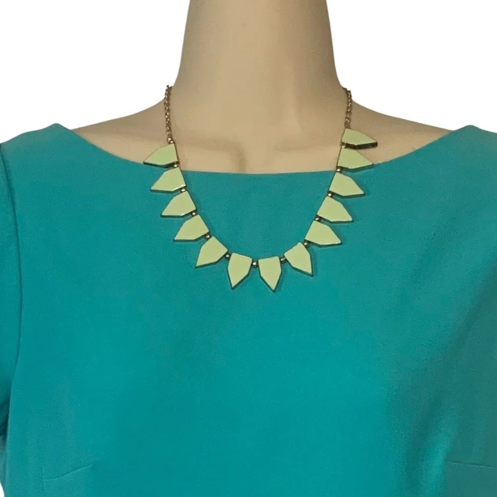 Green Enamel Gold Tone Necklace Costume Jewelry - 18in.